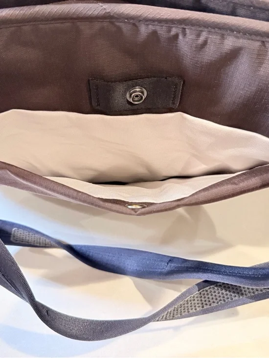 EUC Bellroy Tokyo Wonder Tote 12L - Picture 7 of 11